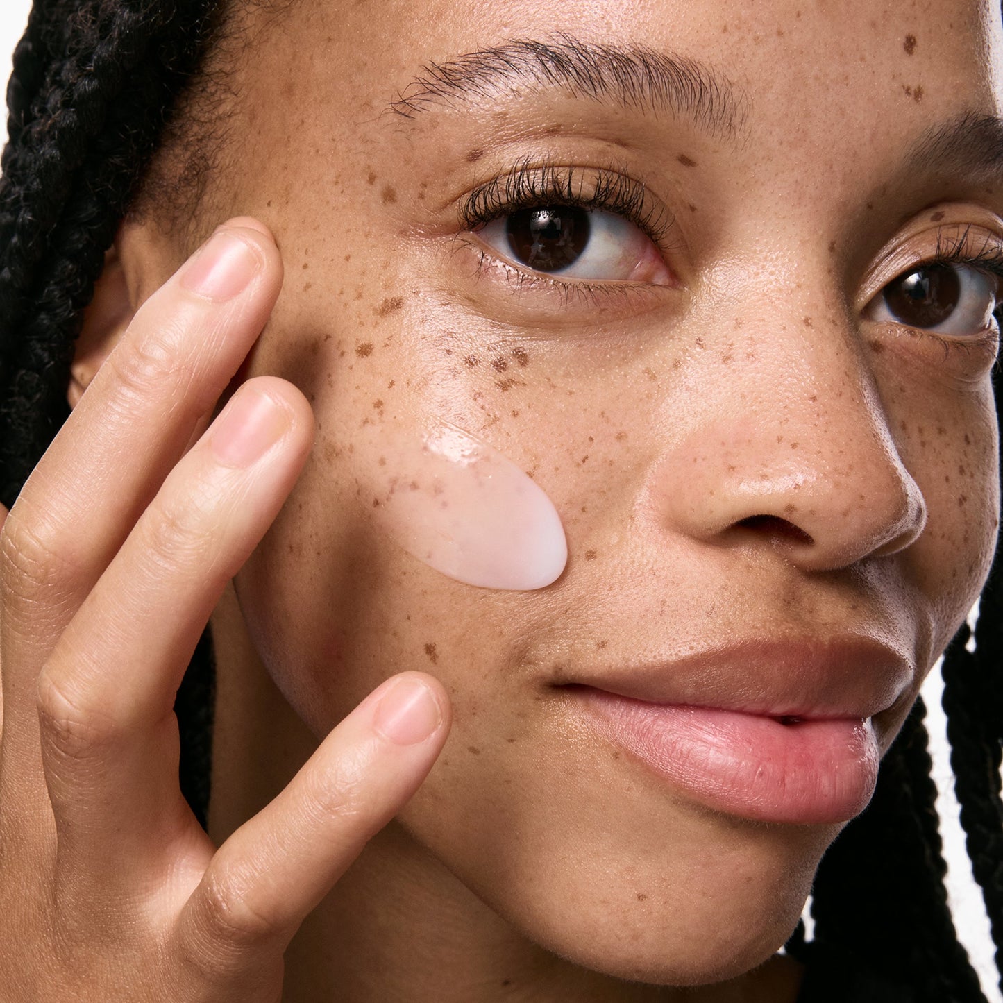 vitamin-b-c-and-e-moisturizer-s7 VitBC_E_ModelGoopMacro_2000x2000_bc64d363-139d-4699-88a9-2e0b1942763a.jpg