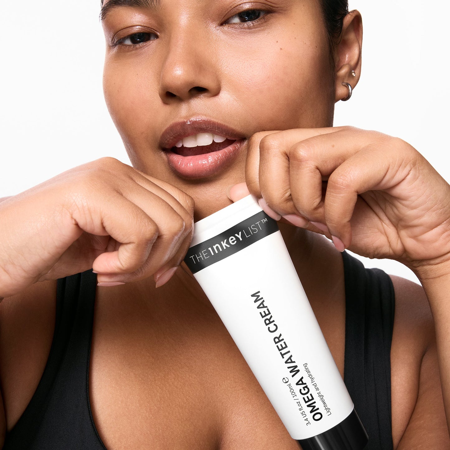 supersize-omega-water-cream-duo-c3 03_KAFFYA_07_HOLDING_OMEGA_SUPERSIZE_001.jpg