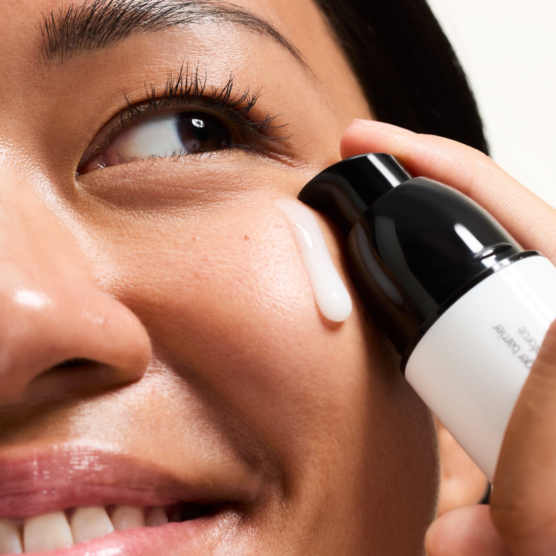 ectoin-hydro-barrier-serum-duo-b7 Ectoin-Globals_Texture-bottle.jpg