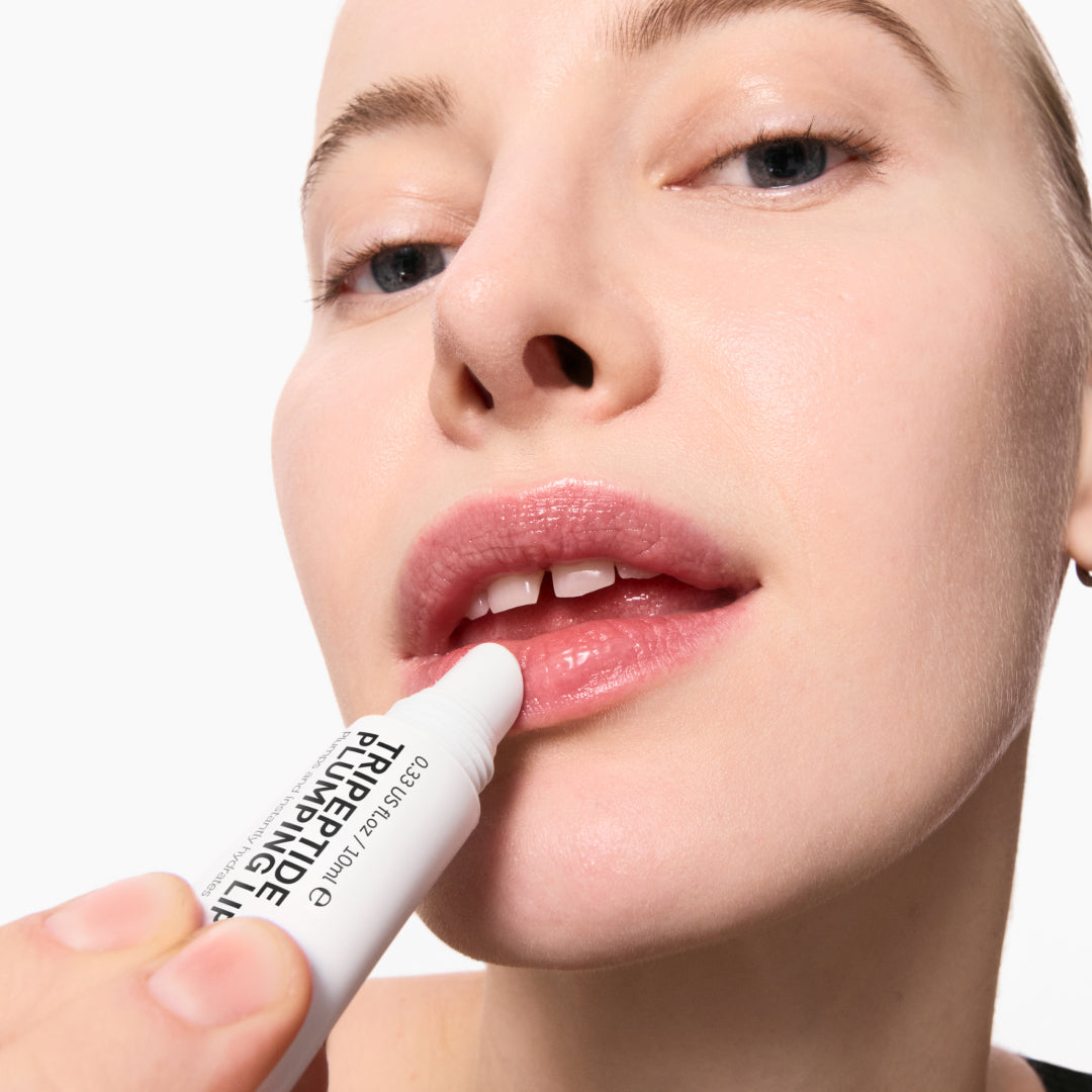 tripeptide-plumping-lip-balm-y9 Model01_270e8b98-a2ed-4742-b111-d25555f44100.jpg