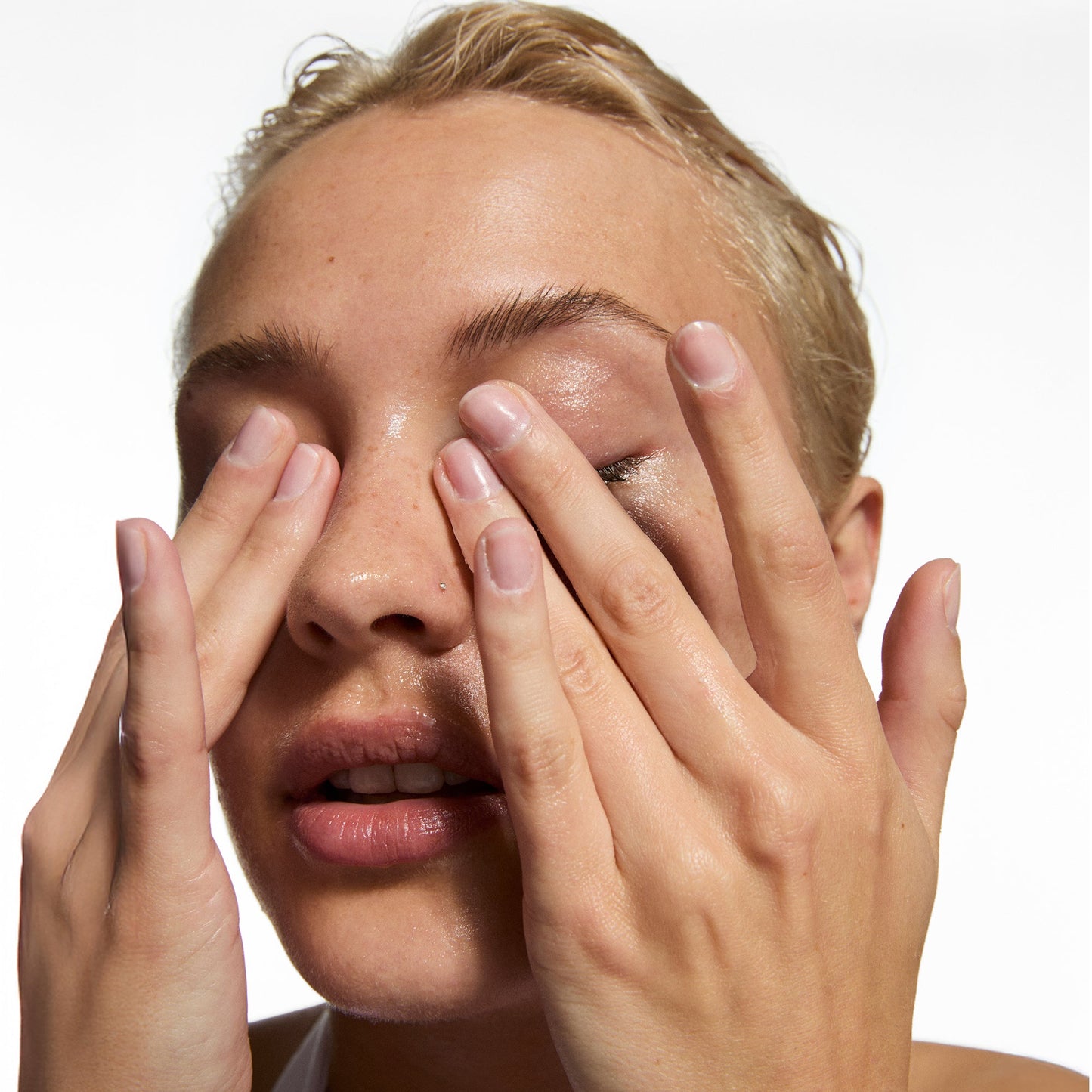 the-bestselling-intro-to-great-skin-g8 MysteryBundle_Model_2000x2000_8c068f88-8954-45a2-bafe-e122a0319042.jpg